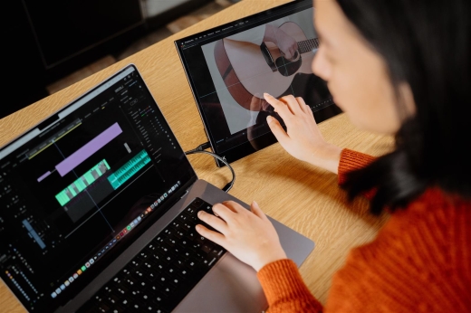 Verbatim PMT-17 4K Portable Touchscreen Monitor 17.3 4K UHD