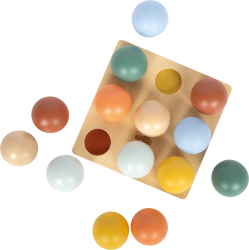 Montessori Sortierspiel mit Kugeln