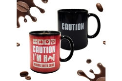 Mad Monkey - Tasse Caution I am Hot - mit Farbwechsel
