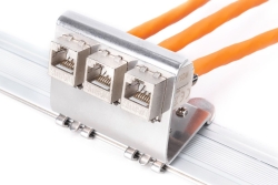 DIGITUS Hutschienenadapter für 3x Keystone Module