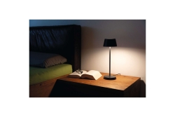 MAUL Akku LED-Tischleuchte MAULnina inkl. Ladestation grau