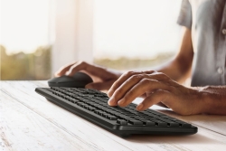 ASUS CW100 Tastatur-Maus-Set wireless schwarz