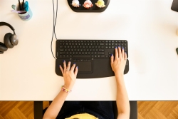 Contour Touch Ergonomic Touchpad wired