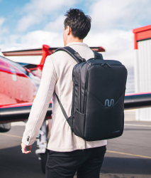Onemate Travel Backpack Pro / schwarz