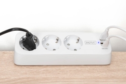 DIGITUS Steckdosenleiste 2x + 2USB 1,5m 12W 30W weiß
