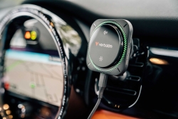 Verbatim Charge n Drive Qi2 Magnetic Wireless Charger RGB