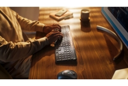 Logitech Wireless Keyboard K980 Signature Slim Solar black