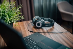 Verbatim Headset TruSound USB-C with in-line microphone