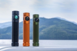 OLIGHT Taschenlampe Baton 4 PRO Orange