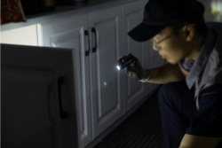 OLIGHT Taschenlampe Baton 4