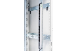 DIGITUS PDU 12fach Ü-Schutz Alu 2m Zuleitung