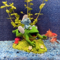 Schlumpf auf Frosch Deko Figur