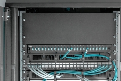 DIGITUS Abdeckplatte 4HE Blindabdeckung 483mm schwarz