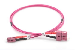 DIGITUS LWL Patchkabel LC -> SC 3.00m Multimode Duplex OM4