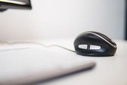 BakkerElkhuizen Oyster Mouse wired retail