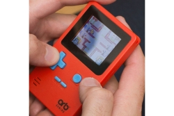 ThumbsUp! ORB Spielkonsole 1,8 LCD Gameboy 152 Spiele rot