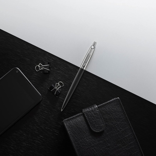 Parker Jotter Kugelschreiber | Bond Street Black | Mittlere Spitze | Blaue Tinte | Geschenkbox