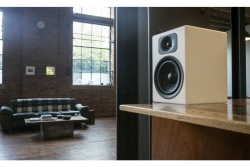 Wavemaster TWO NEO 2.0 Bluetooth soft white retail