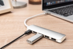 DIGITUS USB-C-Hub 4-Port 3.0->4xA3.0 1xC-PD intgr.Kabel wei