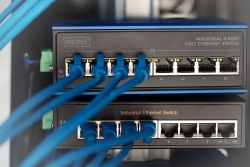 DIGITUS Switch Ind. 8-Port 10/100 30W PoE Unmanaged blau