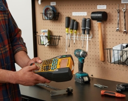 DYMO Rhino 6000+ im stabilen Hartschalenkoffer