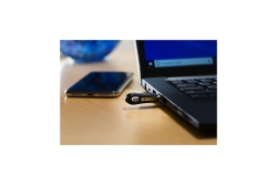 USB-Stick 256GB SanDisk iXpand GO, Apple Lightning, USB 3.