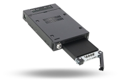 IcyDock 1xM.2 NVMe to 1x3.5 bay mobile rack keylock miniSAS
