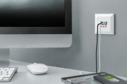 DIGITUS Unterputz Ladedose USB 2x USB A 1x USB Type-C, weiss