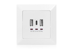 DIGITUS Unterputz Ladedose USB 2x USB A 1x USB Type-C, weiss