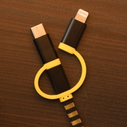 ThumbsUp! Ladekabel Hufflepuff 3in1 Lightning/Micro/USBC
