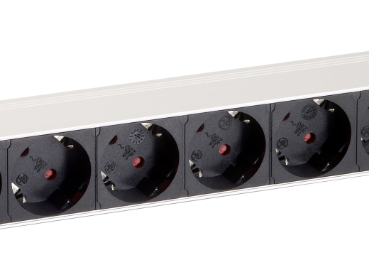 Equip 19 Steckdosenleiste 8xSchuko+Switch->St.90° si. Alu.