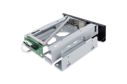 We-Ra. IcyDock 1x 3.5 SATA in 1x 5.25 bay mobile rack fanl