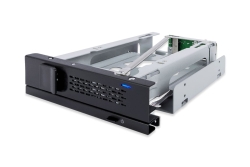 We-Ra. IcyDock 1x 3.5 SATA in 1x 5.25 bay mobile rack fanl