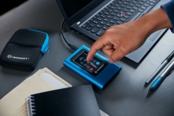SSD 960GB Kingston Portable SSD IronKey Vault Privacy 80 retail