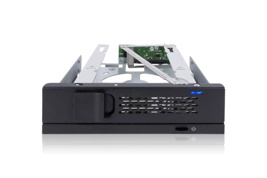 ToughArmor 6x 2.5 9.5mm U.2/U.3 NVMe to 3x SlimSAS in 1x 5.