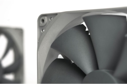 NOCTUA Lüfter NF-P14s redux 1200 PWM 140*140*25