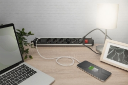DIGITUS 6-fach Office-Steckdosenleiste mit 3xUSB-Anschlüssen