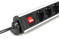 DIGITUS 6-fach Office-Steckdosenleiste mit 3xUSB-Anschlüssen
